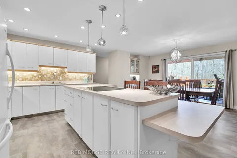 9859 Russell Road, ON K4B 1R8