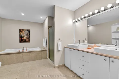 9859 Russell Road, ON K4B 1R8