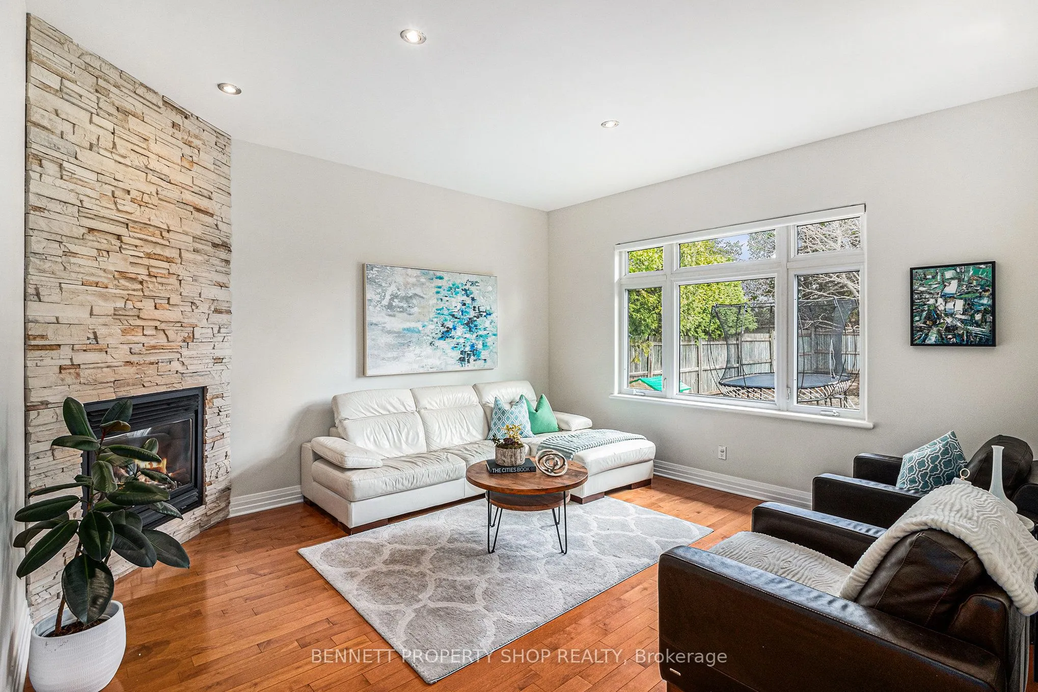 1934 Lenester Avenue, McKellar Heights - Glabar Park and Area, ON K2A 1J9