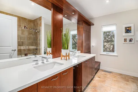 1934 Lenester Avenue, McKellar Heights - Glabar Park and Area, ON K2A 1J9