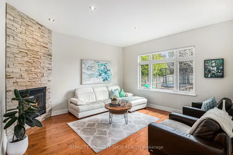 1934 Lenester Avenue, McKellar Heights - Glabar Park and Area, ON K2A 1J9