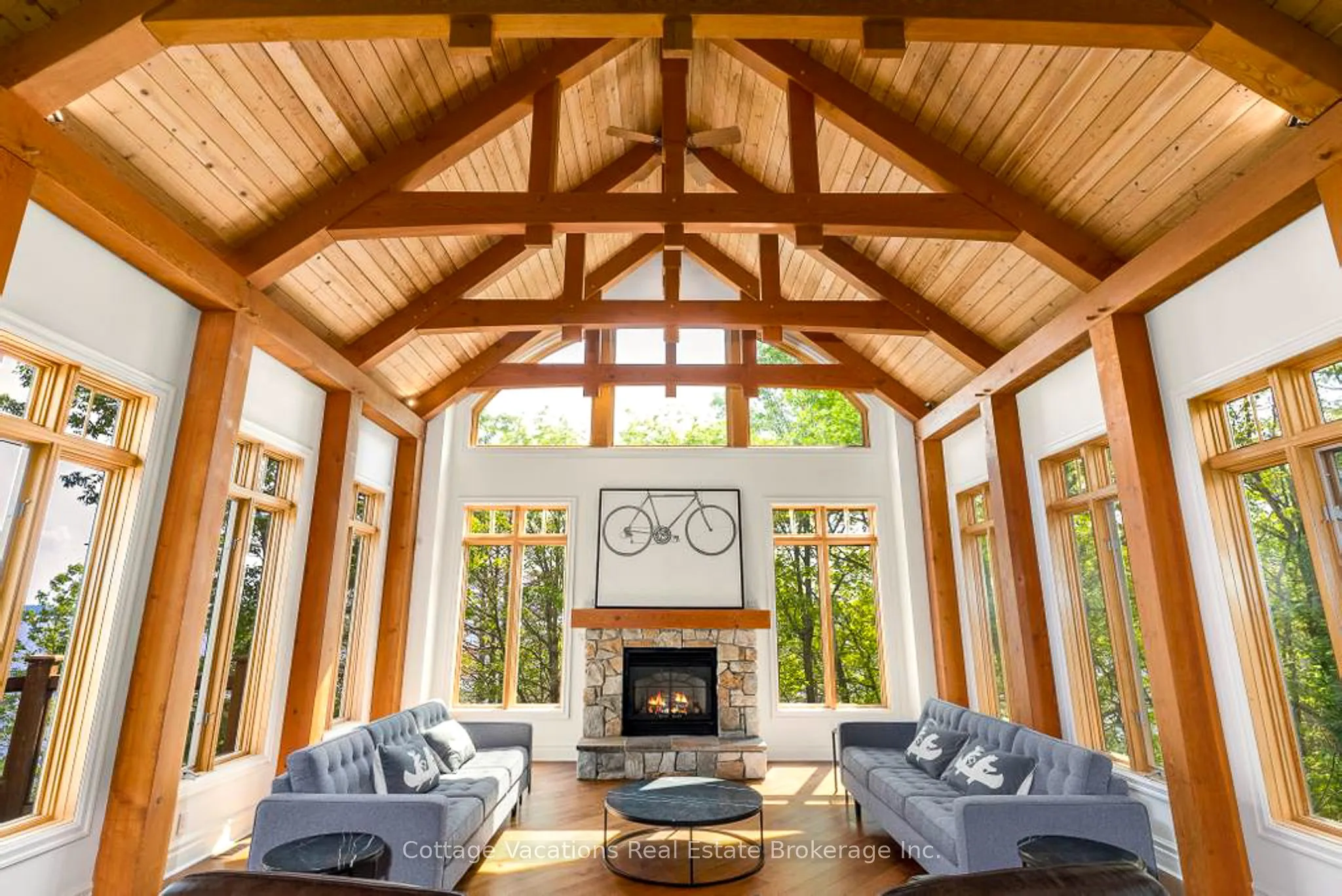 1016 Lawland Heights Road, Gravenhurst, ON P1P 1R2