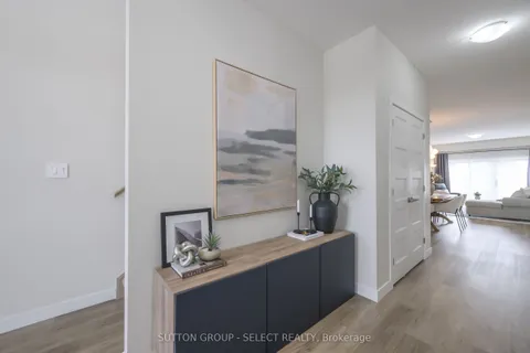 6949 Royal Magnolia Avenue, London South, ON N6P 1H5