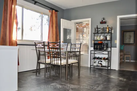 6906 Wisbeach Road, Warwick, ON N0M 1B0