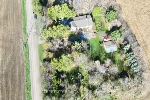 6906 Wisbeach Road, Warwick, ON N0M 1B0