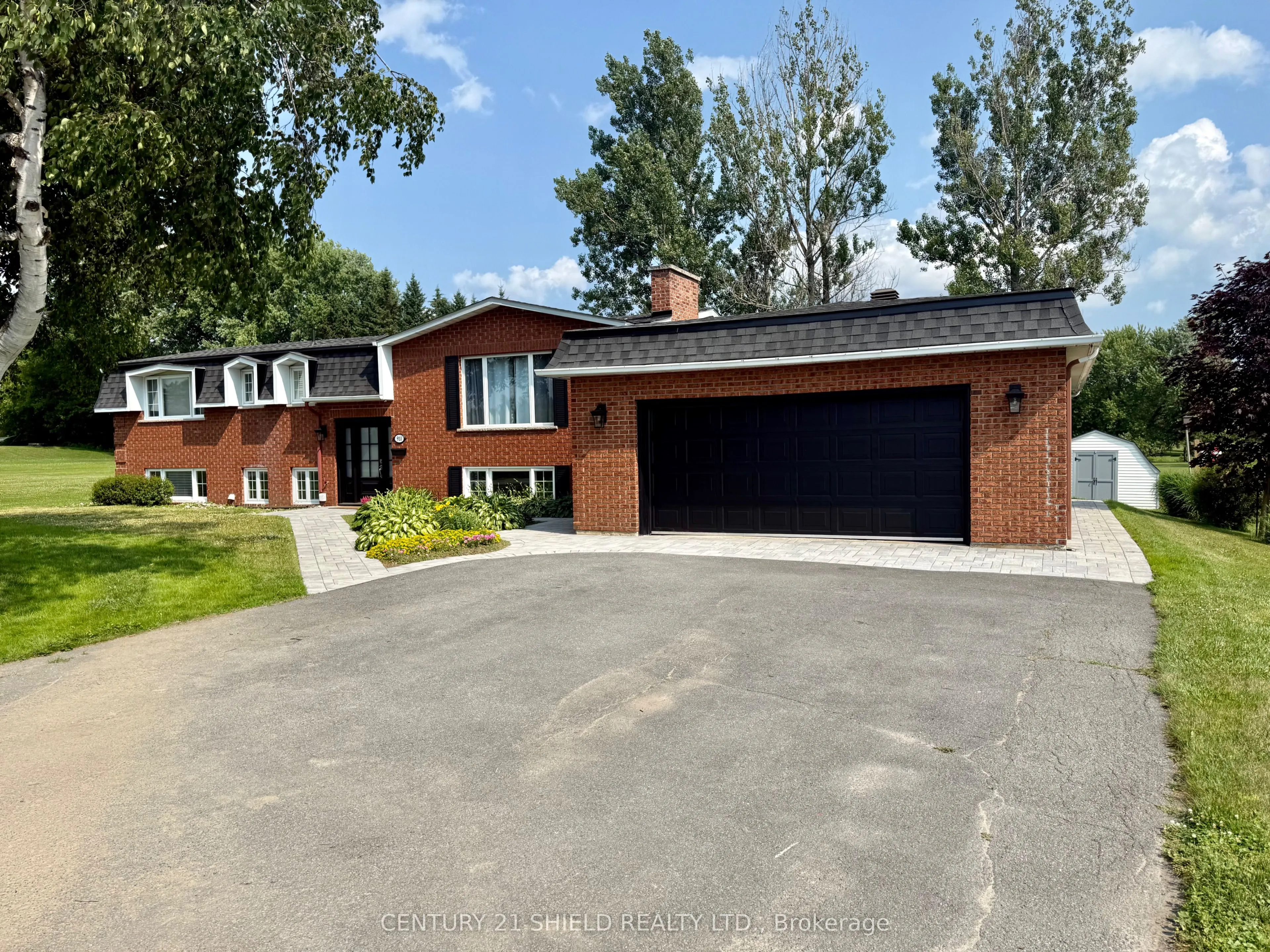 910 Tollgate Road, ON K6H 5R6