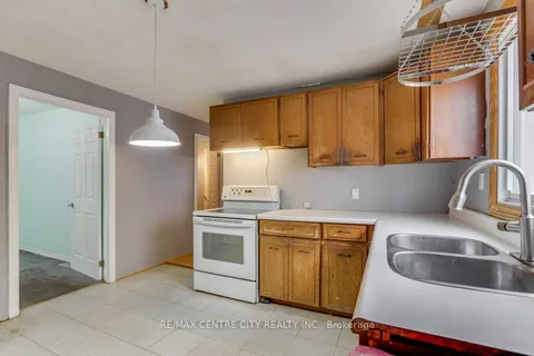 162 Chesterfield Avenue, London South, ON N5Z 3N5