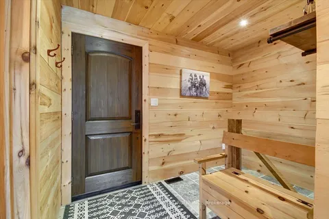 539B Dog Bay Road, Hastings Highlands, ON K0L 2S0