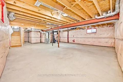593 Pinery Trail, Waterloo, ON N2V 2Y3