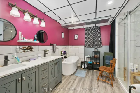 1688 Tara Road, Selwyn, ON K9J 6X2
