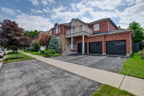 41 Watercliff Place, Hamilton, ON L8E 6E5