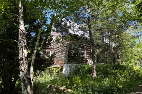 790 Mcdonald Mine Road, Hastings Highlands, ON K0L 1C0