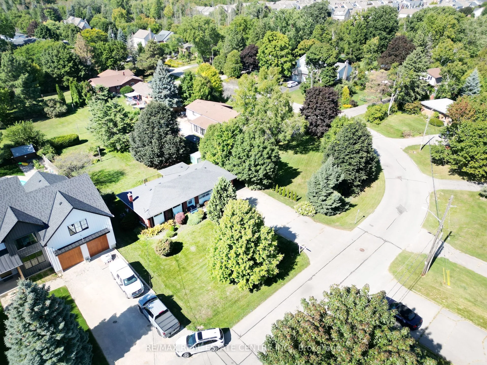 33 Ridgeway Avenue, Guelph, ON N1L 1G9