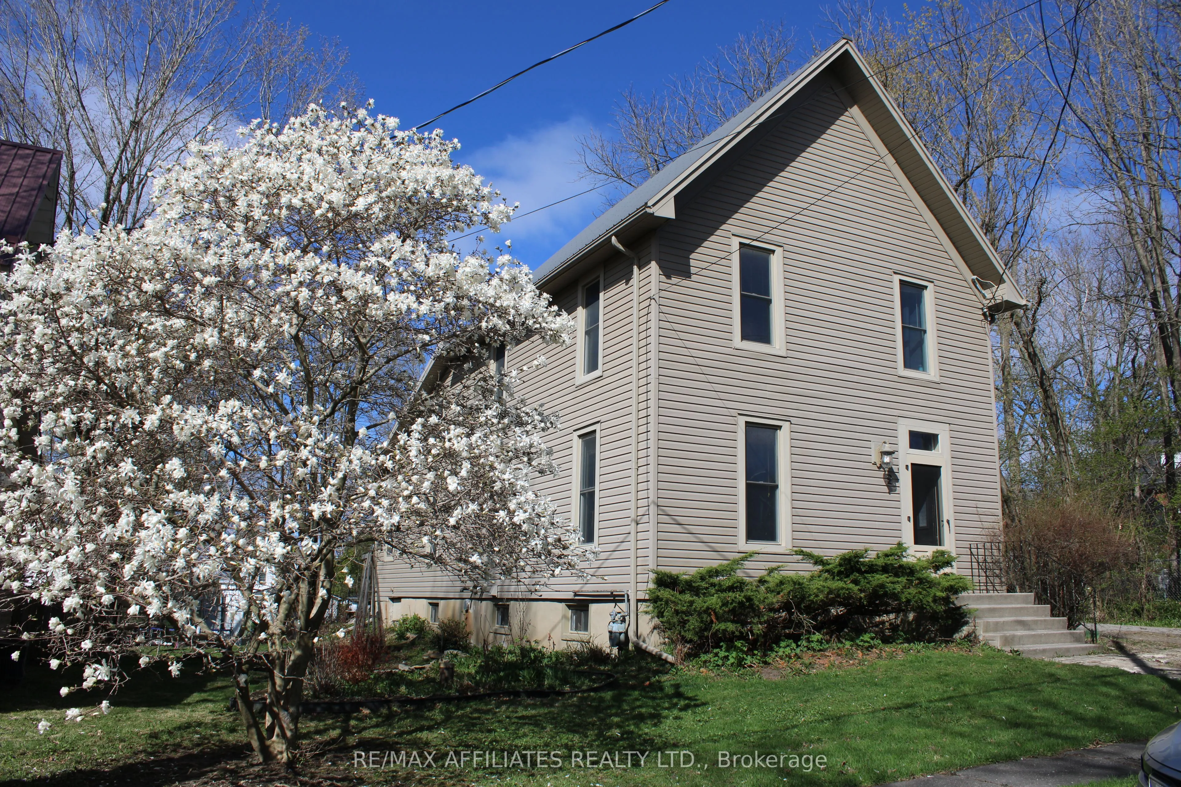 2 Isaac Street, Athens, ON K0E 1B0