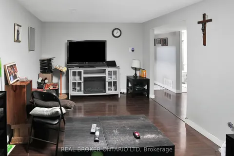764 Classic Drive, London East, ON N5W 5V2