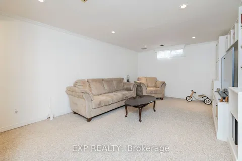 1465 Bradshaw Crescent, Cyrville - Carson Grove - Pineview, ON K1B 5G1