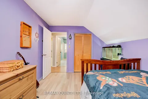 7 Bayview Drive, Quinte West, ON K8V 5P5
