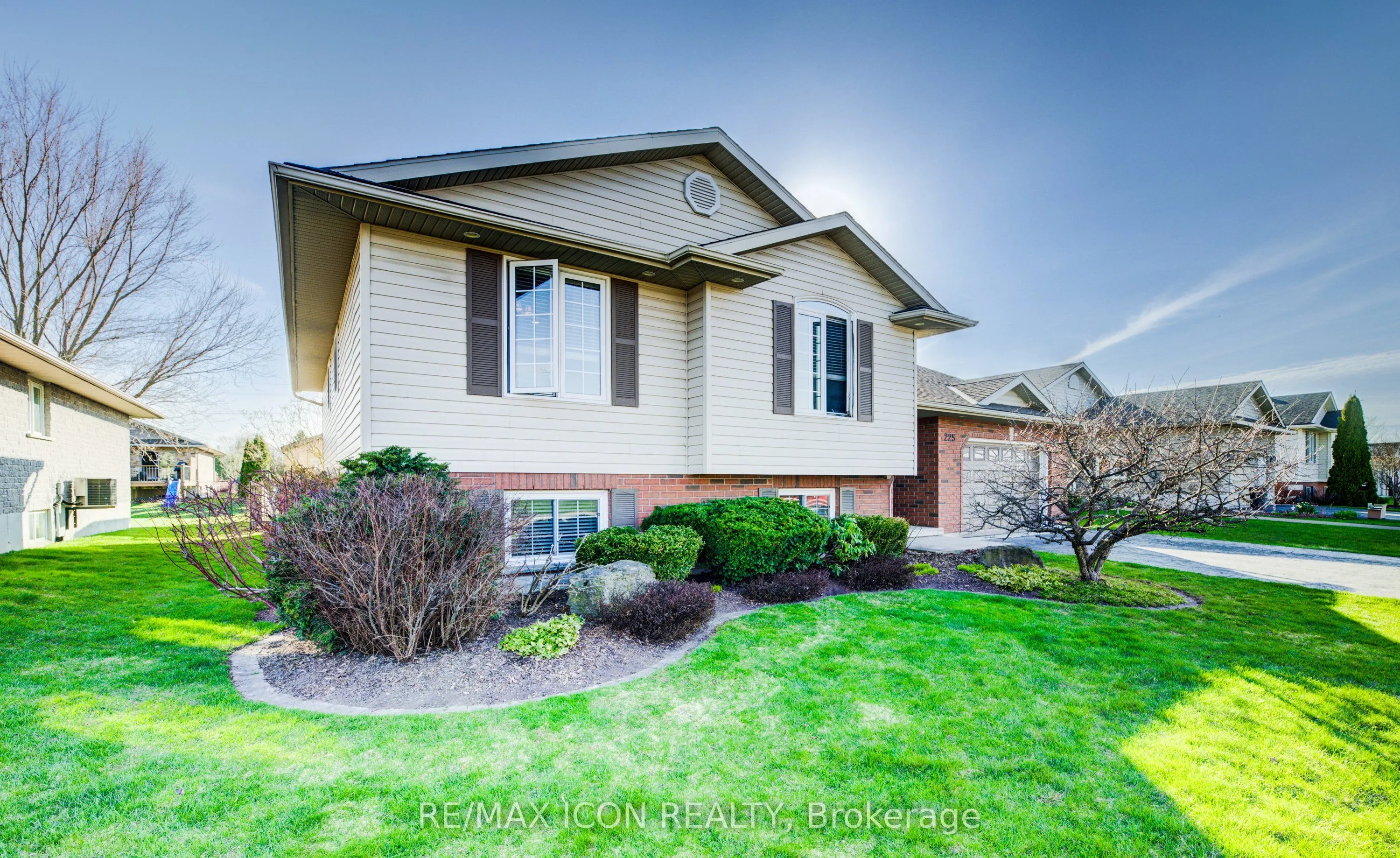 225 Wendy's Lane, Wellington North, ON N0G 2L2