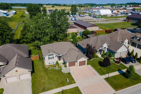 544 Darcy Drive, Strathroy-Caradoc, ON N7G 4L2