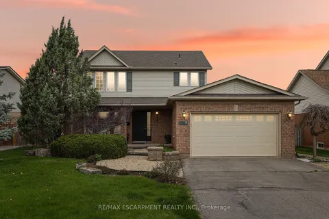 5129 Crimson King Way, Lincoln, ON L3J 0J2
