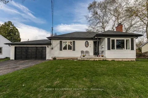 14 Danbury Street, Hamilton, ON L9H 4P5