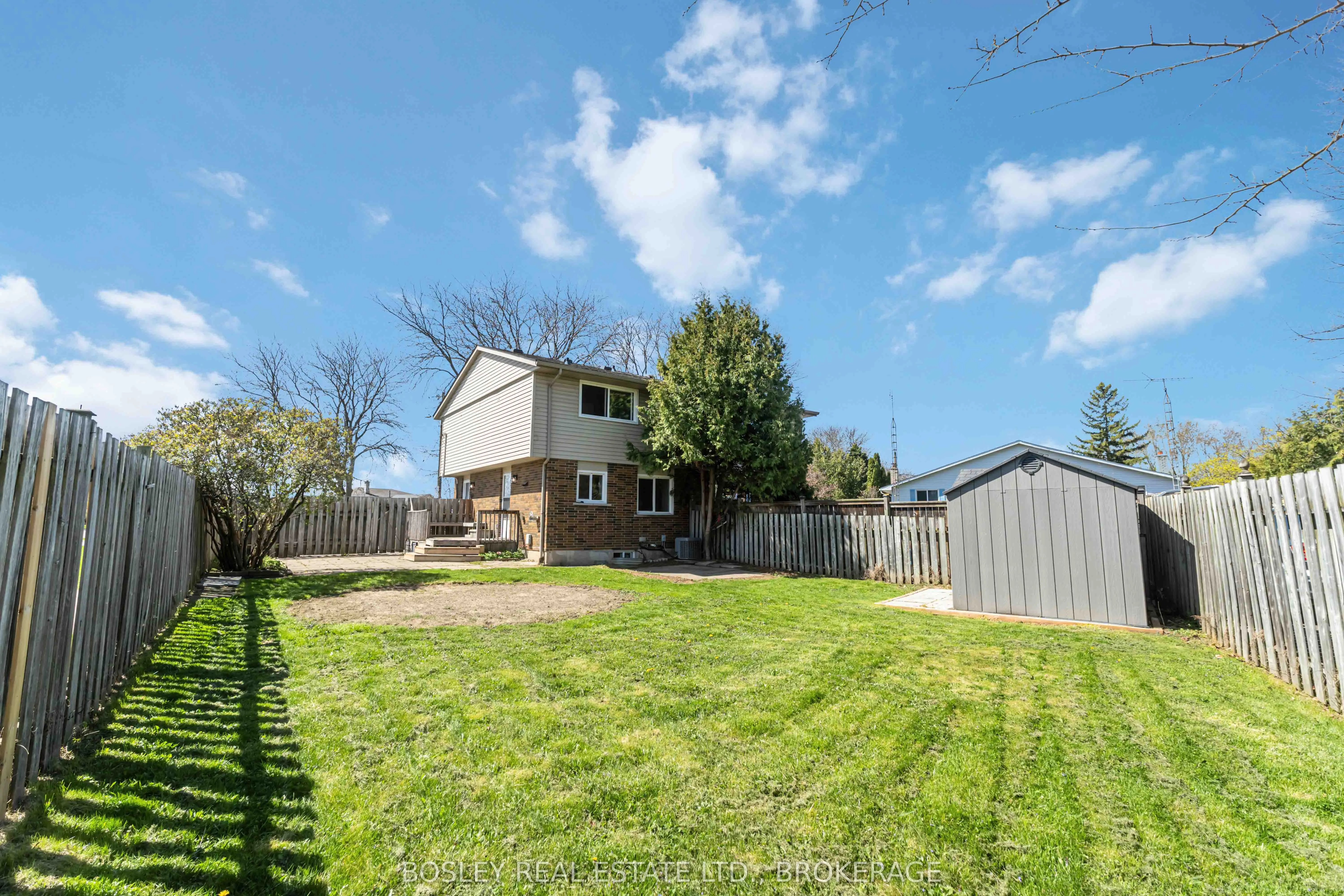 2 CRESCENTWOOD Drive, ON L2N 4K8