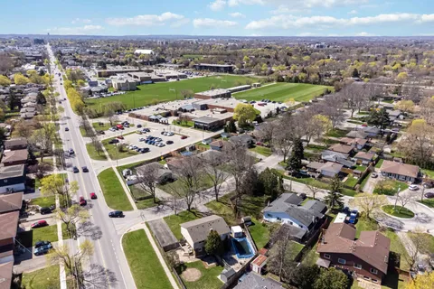 2 CRESCENTWOOD Drive, ON L2N 4K8