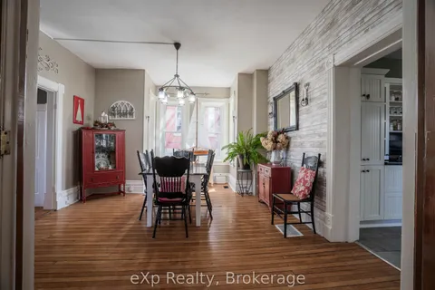 352 Berford Street, South Bruce Peninsula, ON N0H 2T0