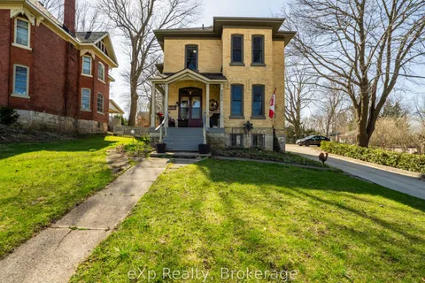 352 Berford Street, South Bruce Peninsula, ON N0H 2T0
