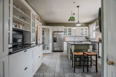 352 Berford Street, South Bruce Peninsula, ON N0H 2T0