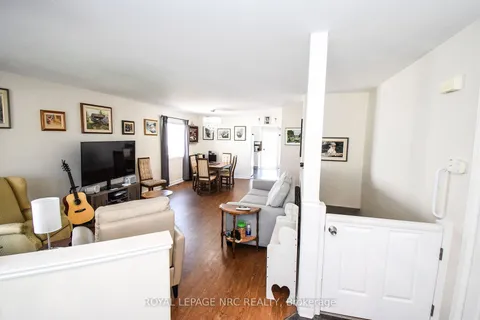 330 Autumn Crescent, Welland, ON L3C 7K1