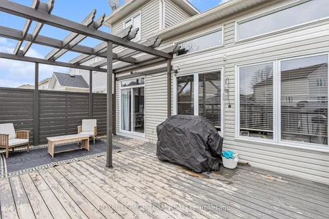 211 STONEWAY Drive, Barrhaven, ON K2G 6R2