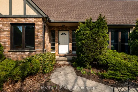 5 Amalia Crescent, Centre Wellington, ON N0B 1J0