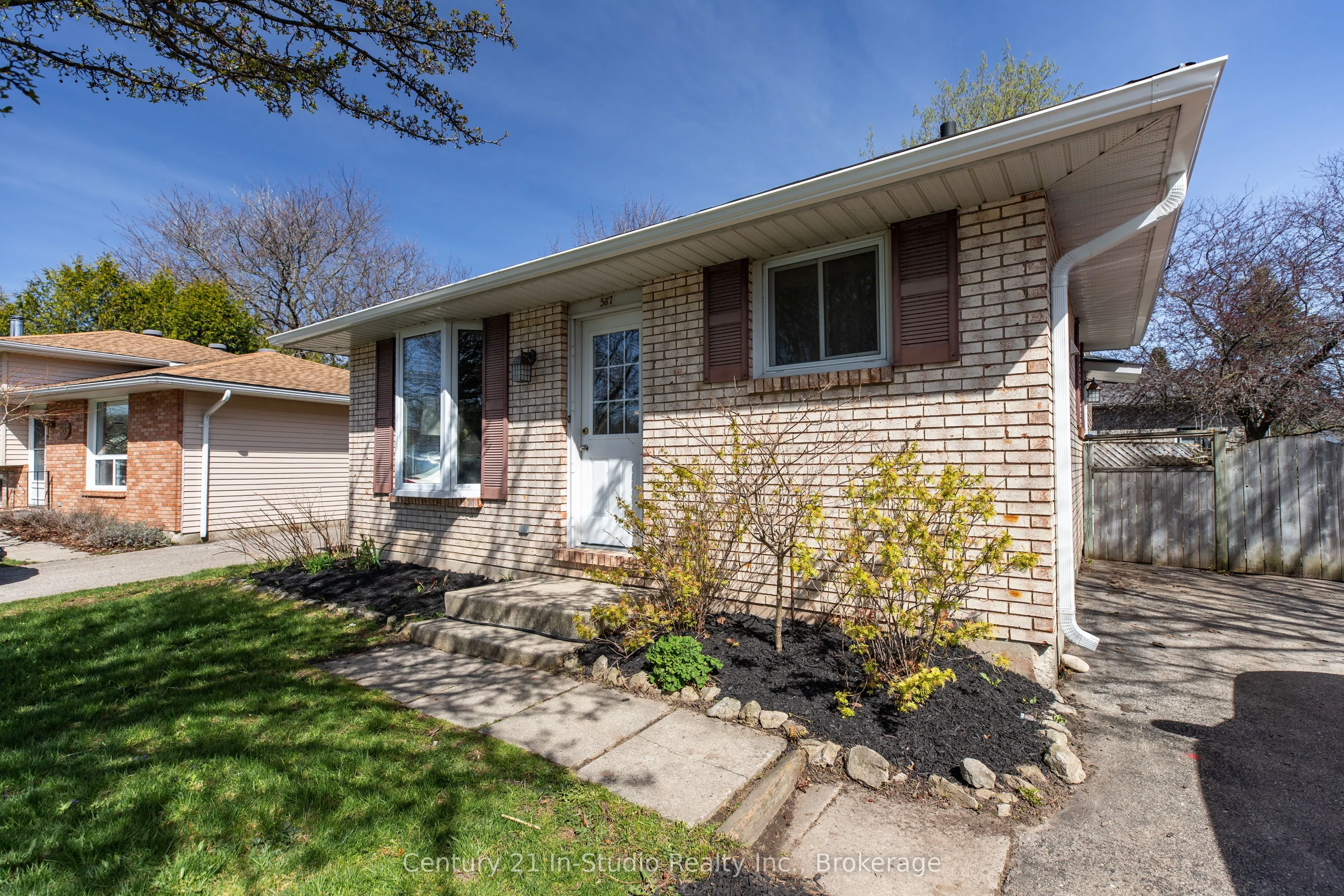 587 Scott Street, Kincardine, ON N2Z 1V2