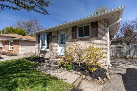 587 Scott Street, Kincardine, ON N2Z 1V2