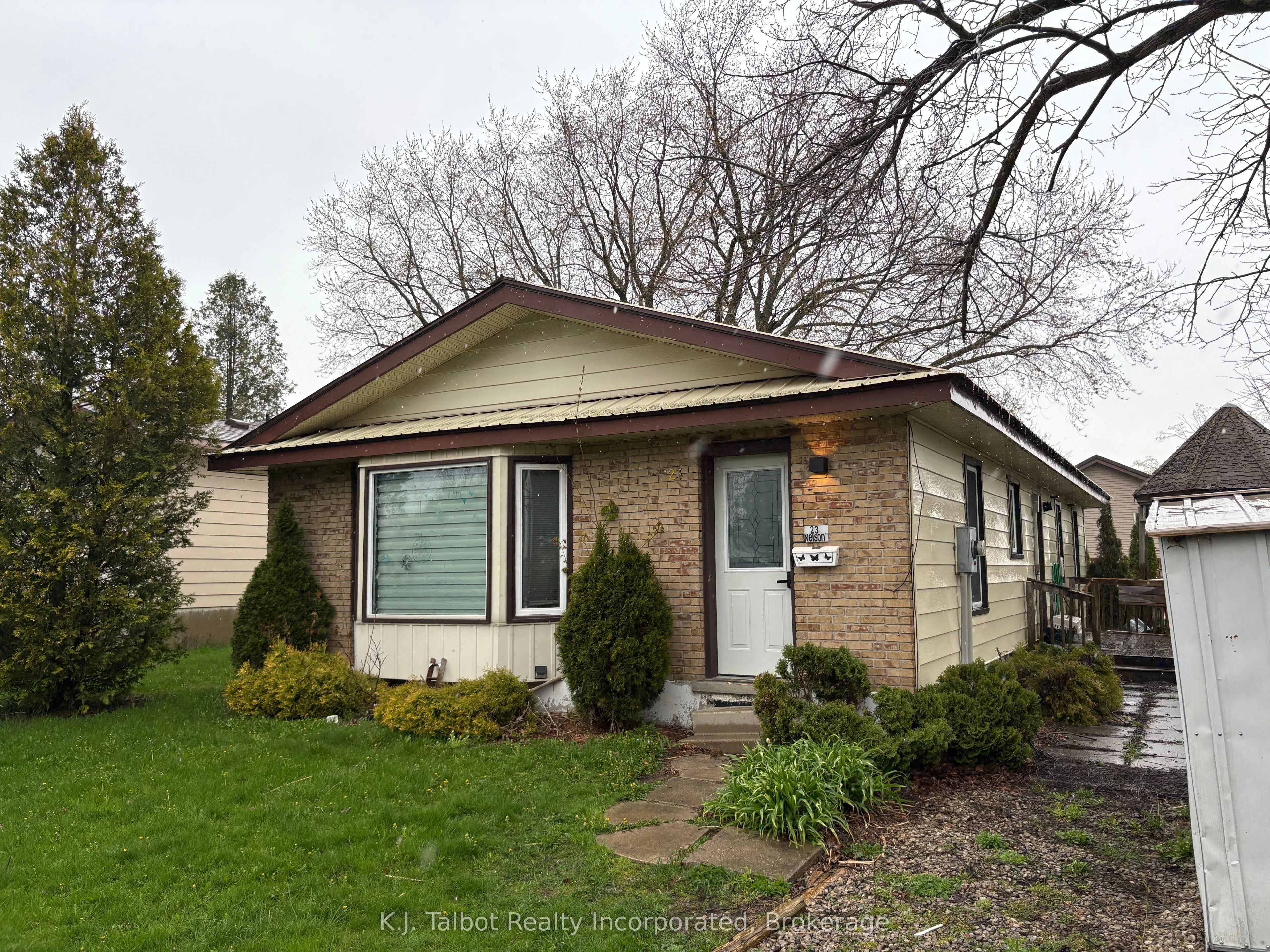 23 Cobourg Street, West Perth, ON N0K 1N0