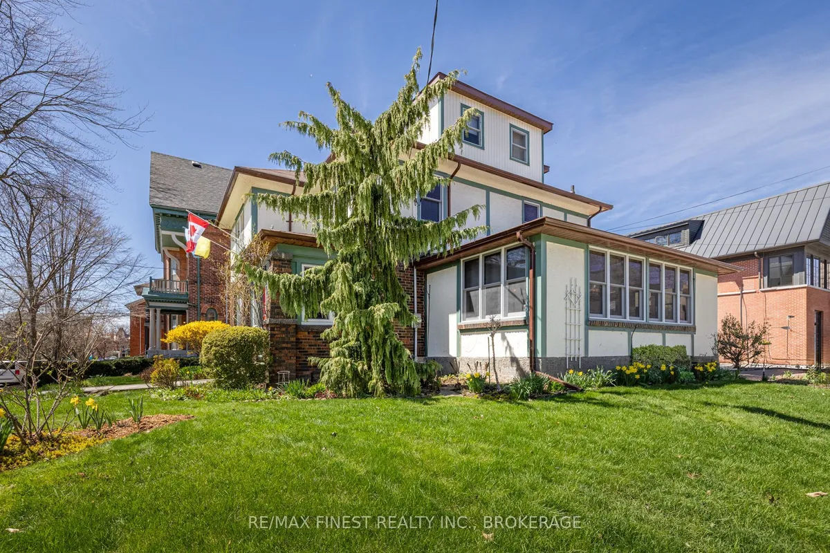 180 King Street, ON K7L 3A2