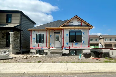 81 Athabaska Drive, Belleville, ON K8N 0T1
