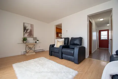 1635 Applewood Crescent, Peterborough West, ON K9K 1N3