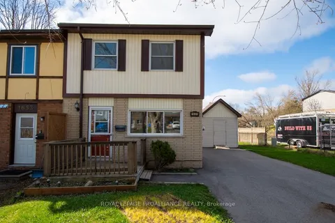 1635 Applewood Crescent, Peterborough West, ON K9K 1N3