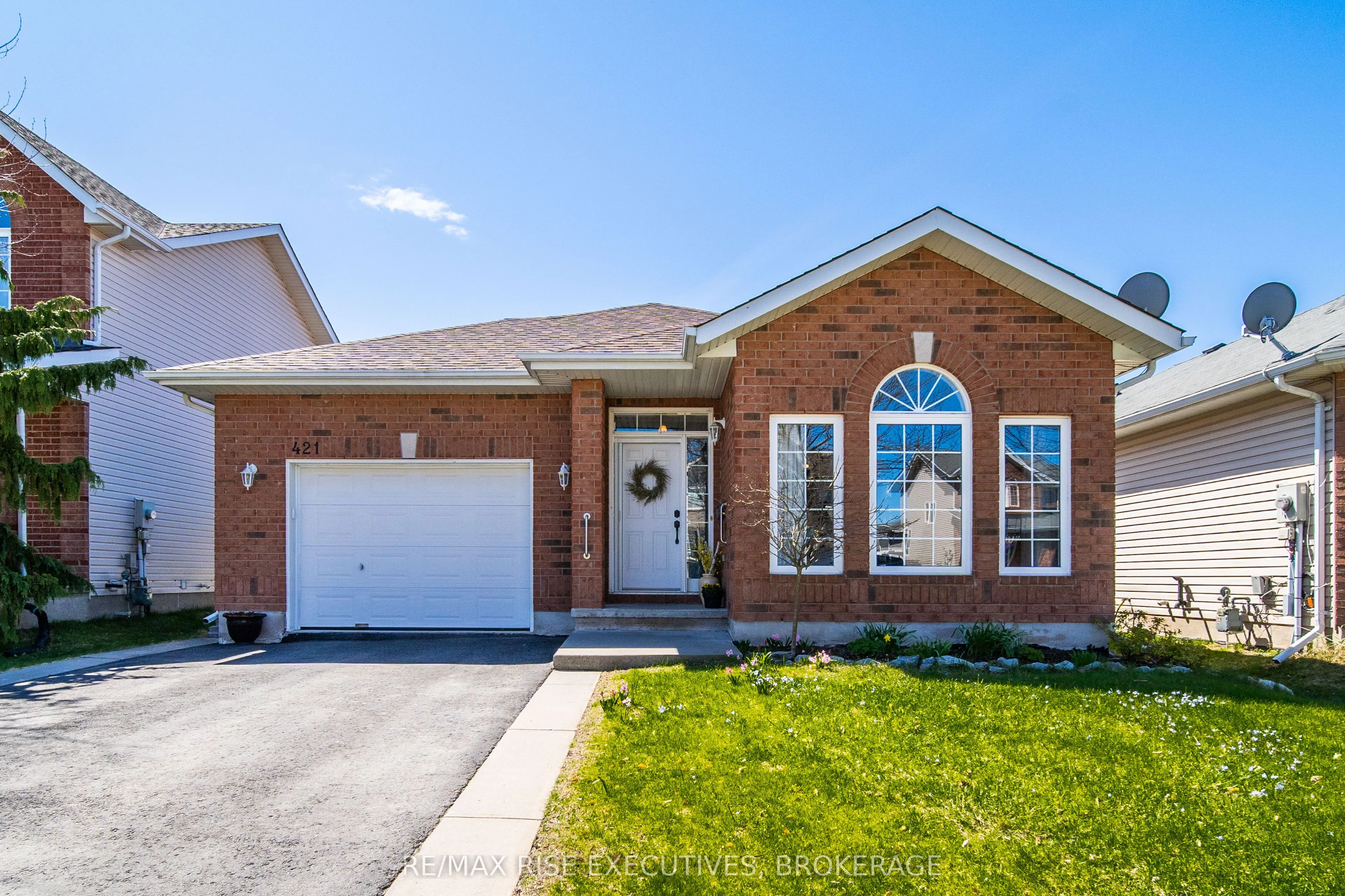 421 COOKE Crescent, Kingston, ON K7P 3J5