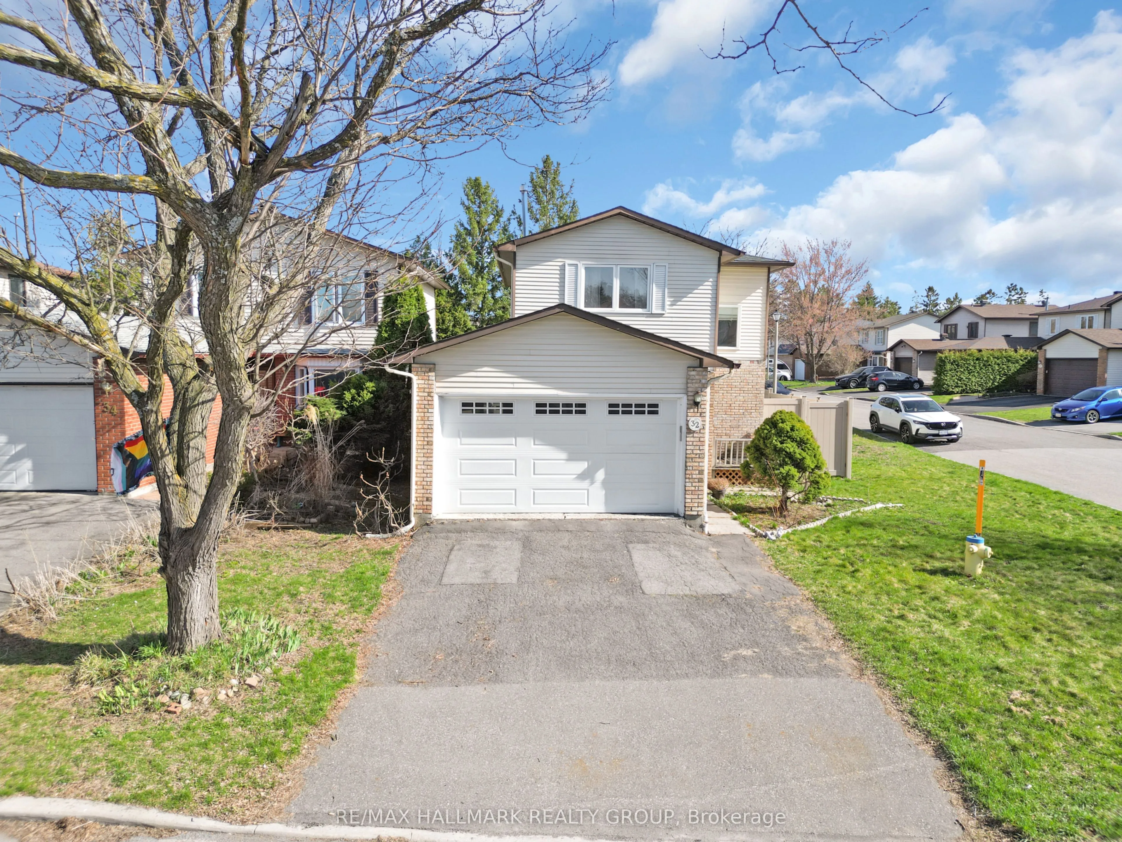 32 Brando Crescent, Hunt Club - South Keys and Area, ON K1T 2E3