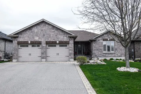 6 BLUEGRASS Boulevard, Norfolk, ON N4B 0A7