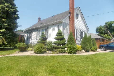 70 Donald Street, Belleville, ON K8P 2J3