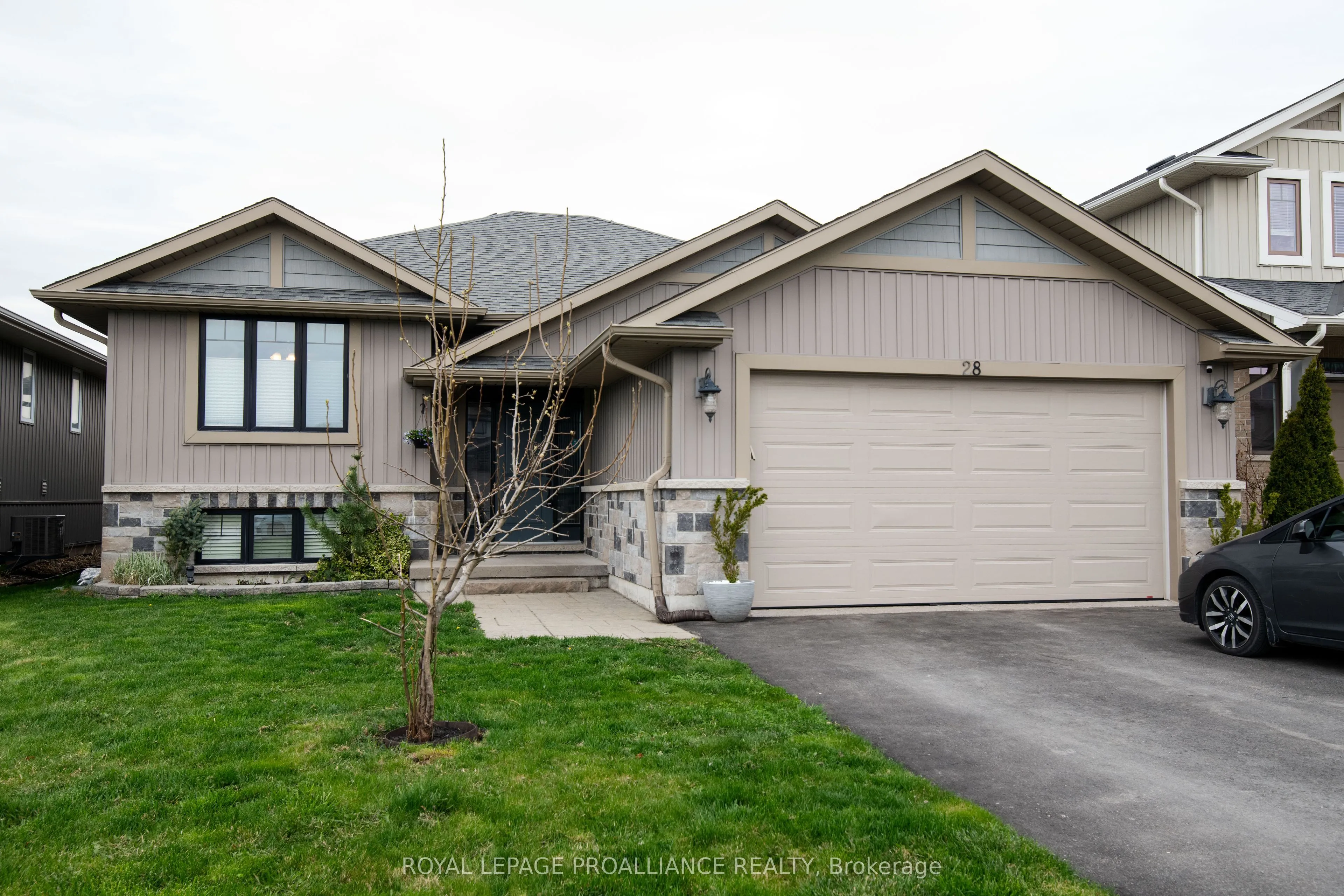 28 Butternut Court, Belleville, ON K8P 0C5
