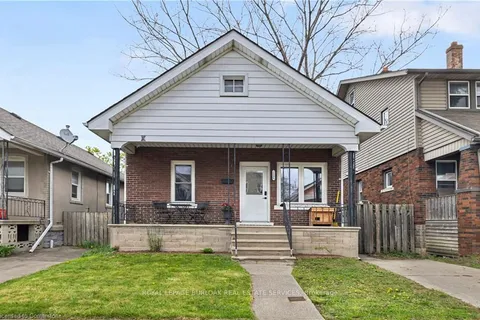 1526 Lillian Avenue, Windsor, ON N8X 4A8