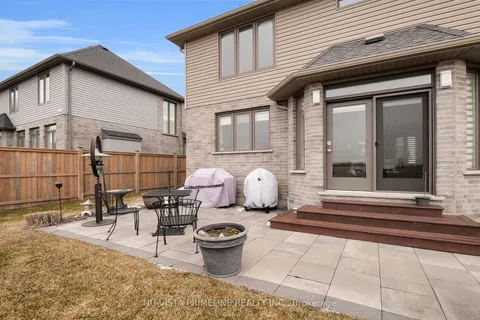2217 Dauncey Crescent, London North, ON N5X 0M2