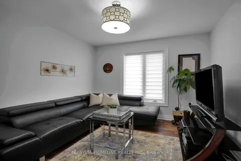 2217 Dauncey Crescent, London North, ON N5X 0M2