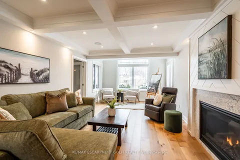 144 Lakeside Drive, Grimsby, ON L3M 2L5
