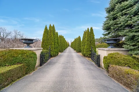 5545 Blezard Drive, Lincoln, ON L3J 1R1